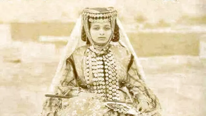 الجزائرية العالية التي سميت باسمها مقبرة الزعماء (مواقع التواصل) الجزائرية العالية التي سميت باسمها مقبرة الزعماء (مواقع التواصل)